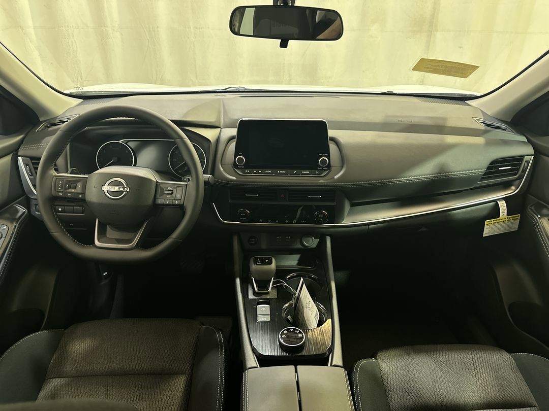 2026 Nissan Rogue SV - Photo 11