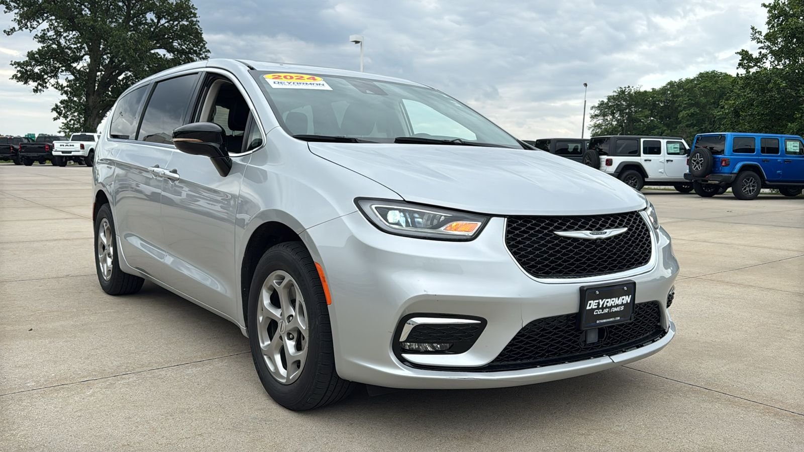 Vehicle Image 2