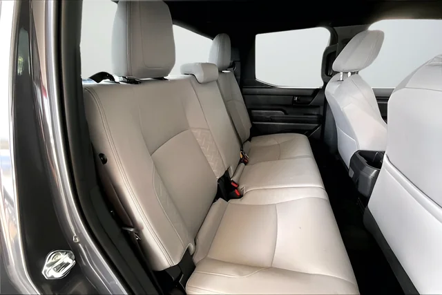Used 2025  Toyota SR5 image 20