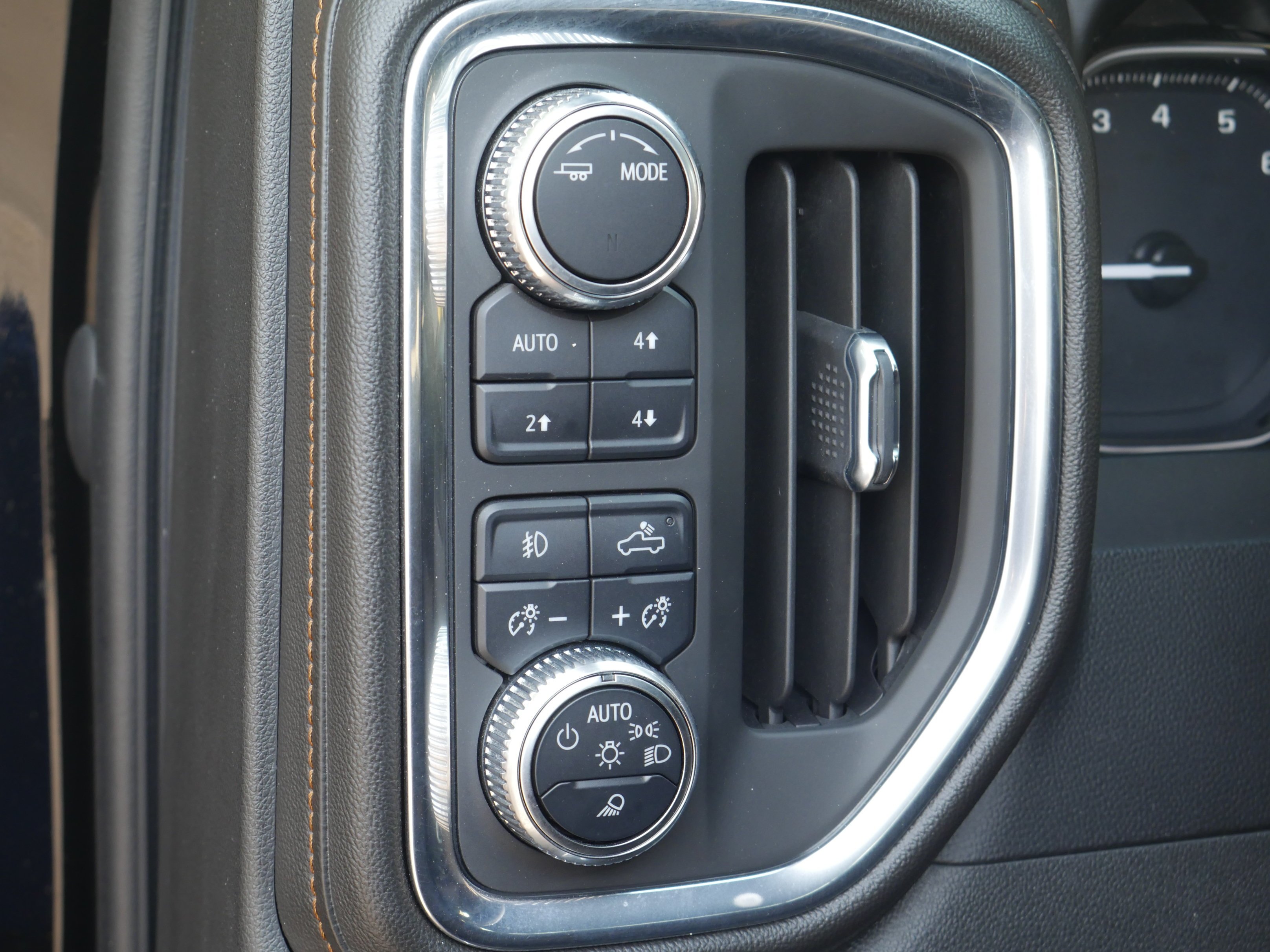 Used 2022 Onyx Black GMC AT4 image 5