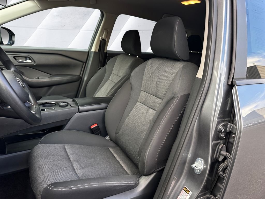 Used 2024 Gray Nissan SV image 8