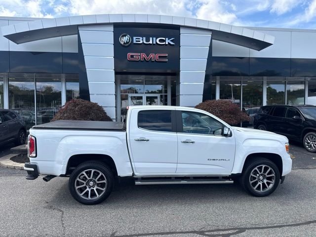 Used 2021 White GMC Denali image 30
