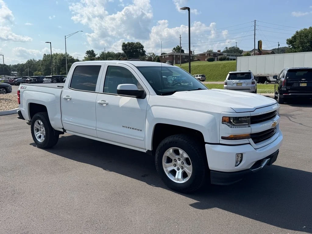 Used 2018 White Chevrolet LT image 2