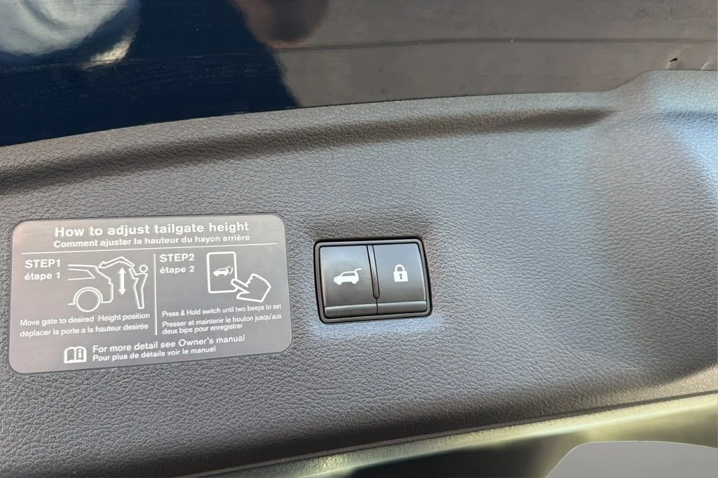 Used 2023 Blue INFINITI LUXE image 33