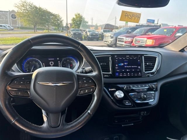 Used 2018 Blue Chrysler Touring L Plus image 21