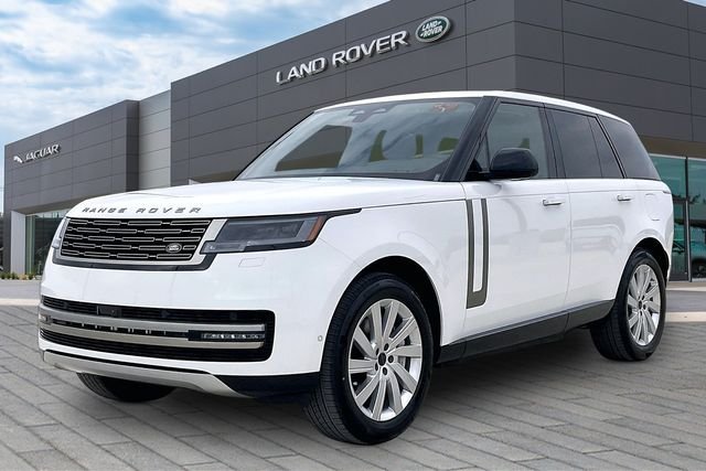 New 2026 Fuji White Land Rover SE image 1