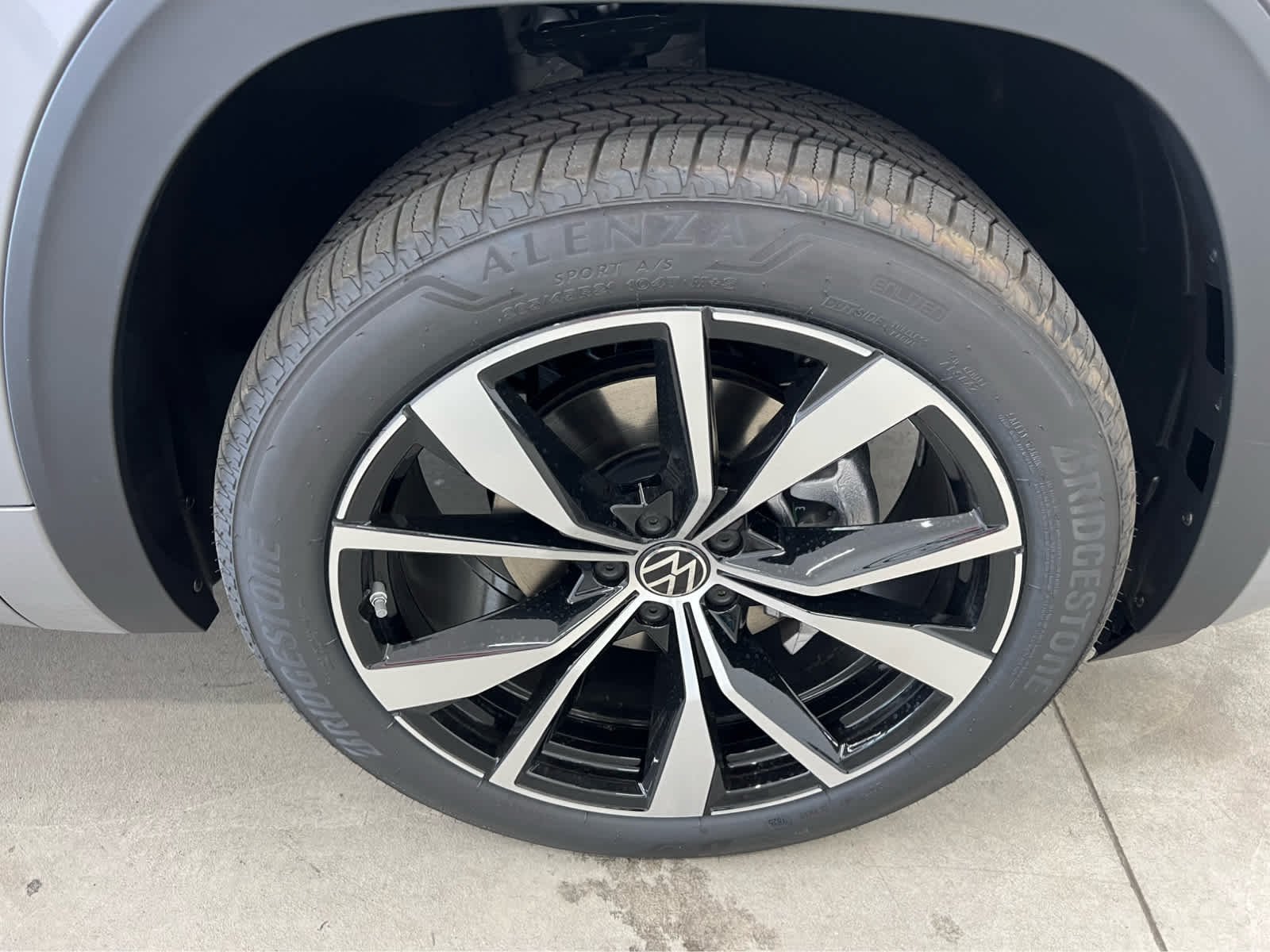 2026 Volkswagen Atlas SEL Premium R-Line - Photo 8