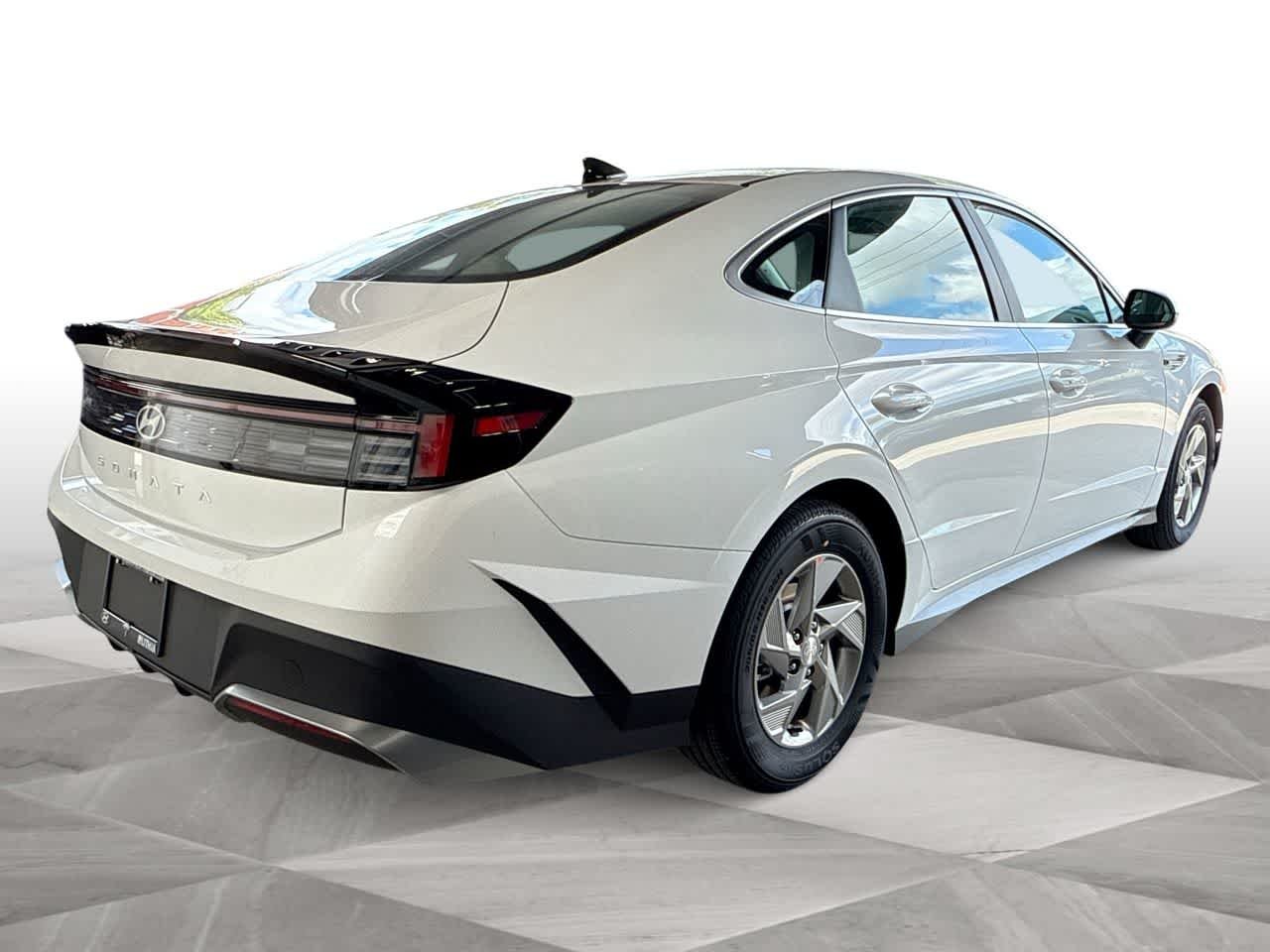 New 2026 Serenity White Hyundai SE image 8