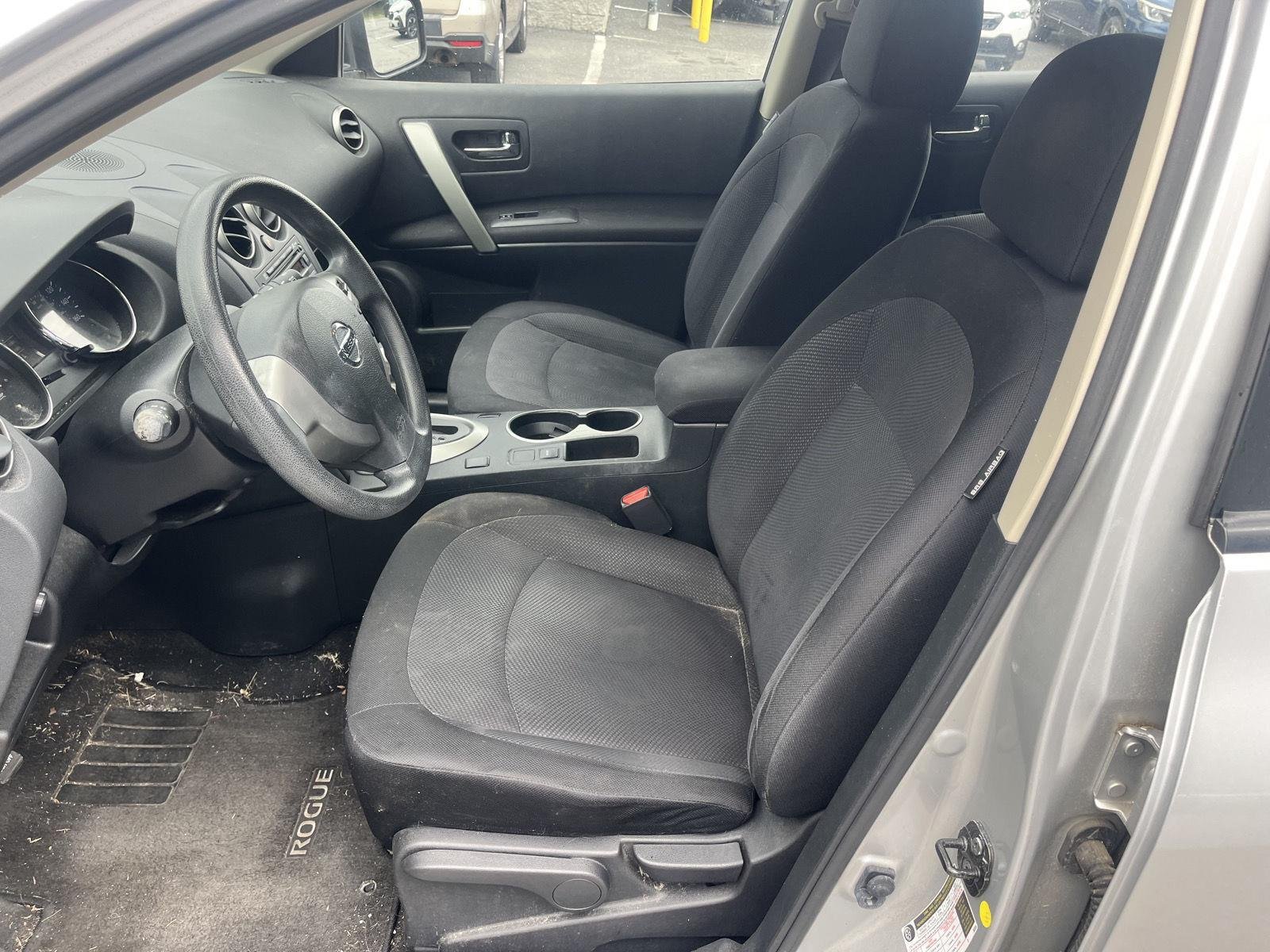 Used 2012 Brilliant Silver Nissan S image 11