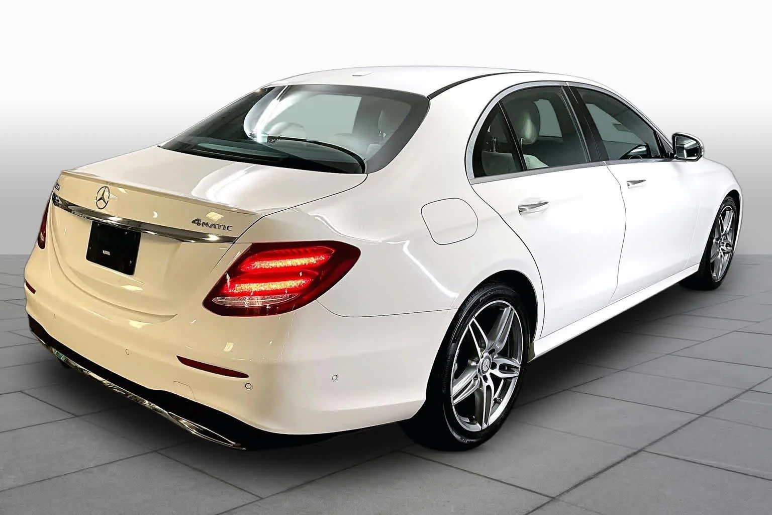 Used 2017 Polar White Mercedes-Benz E 300 Luxury image 13