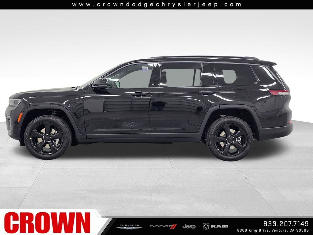 New 2026 Diamond Black Crystal Pearl-Coat Exterior Paint Jeep Limited image 8