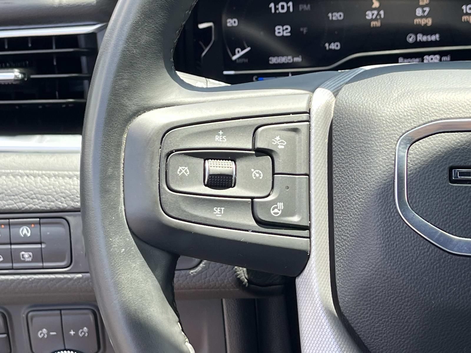 Used 2024 Onyx Black GMC Denali image 33