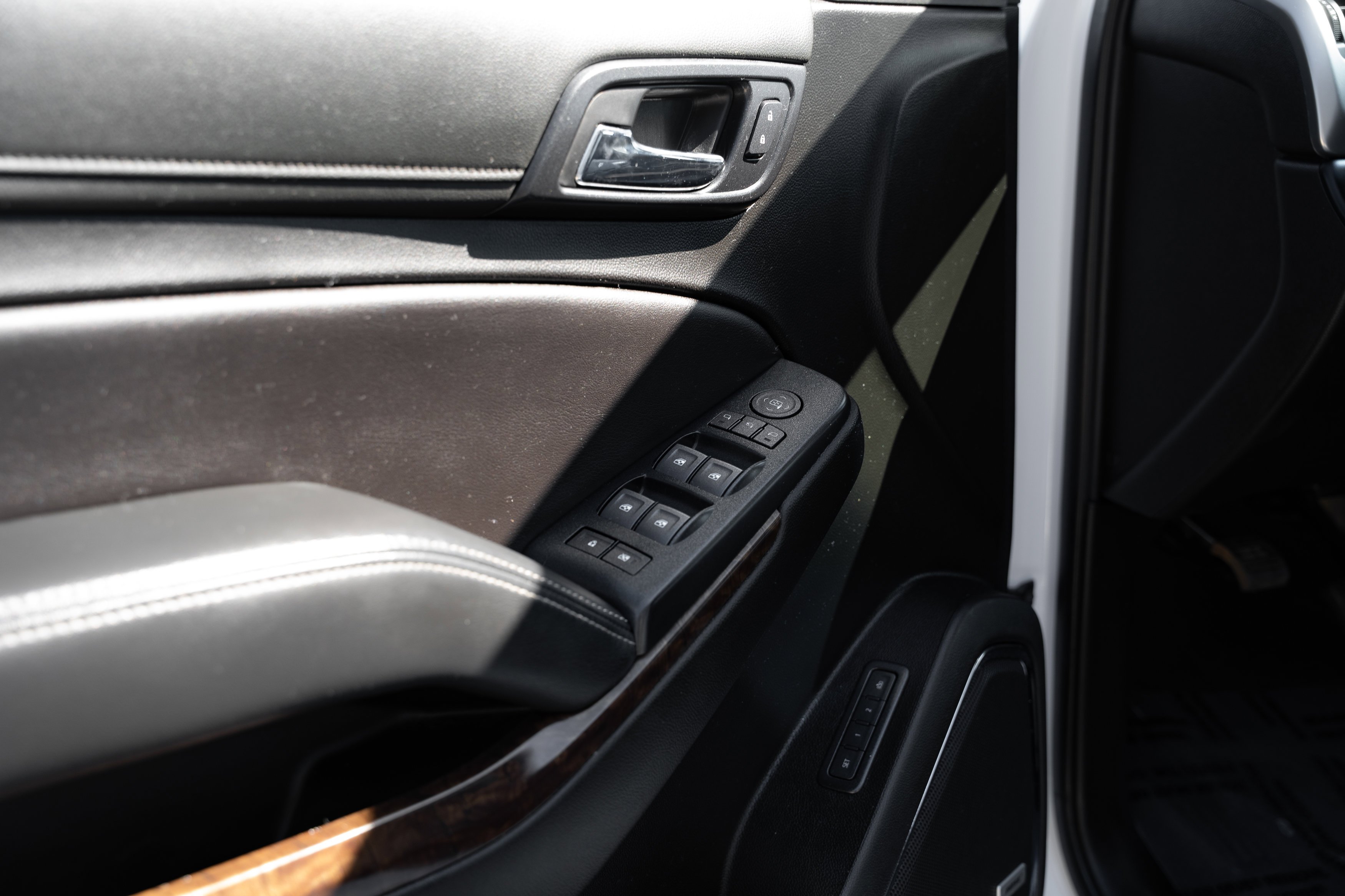 Used 2020 Summit White Chevrolet LT image 19