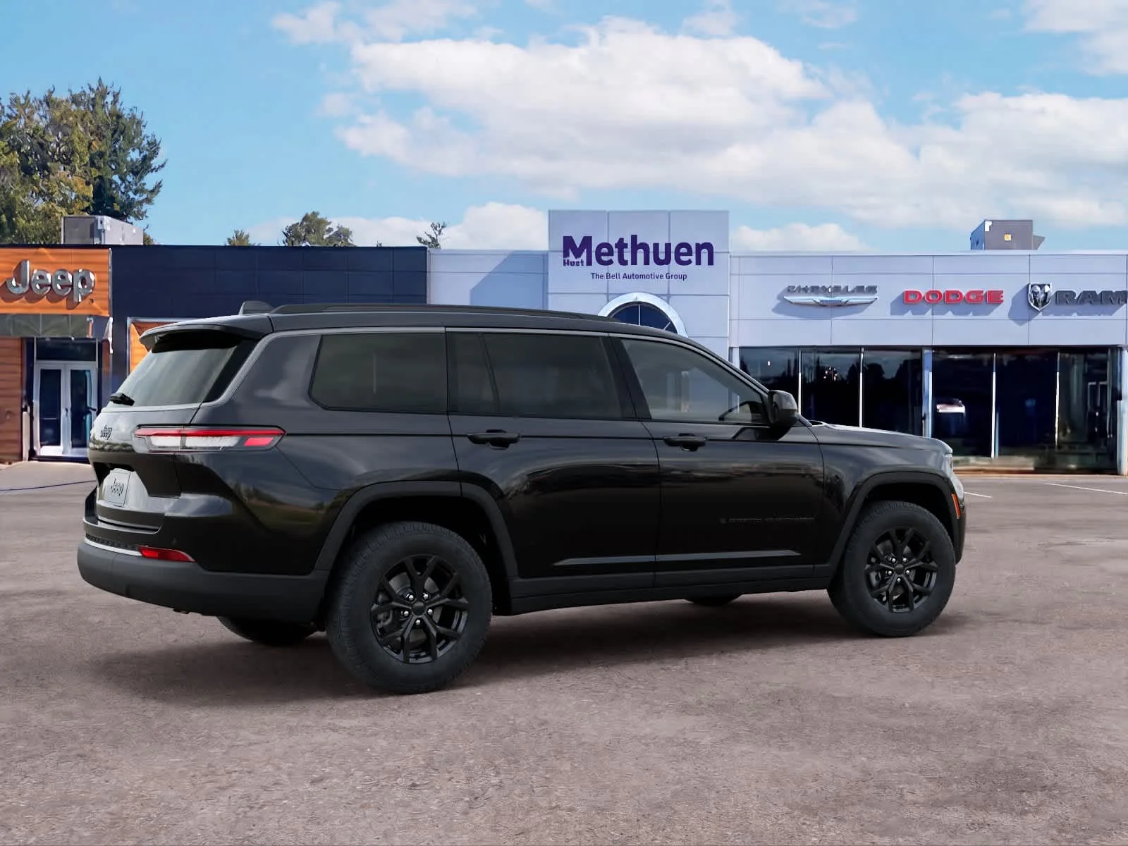 New 2026 Diamond Black Crystal Pearlcoat Jeep Laredo Altitude image 4
