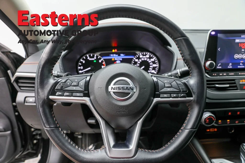 Used 2020 Black Nissan 2.5 SR image 10