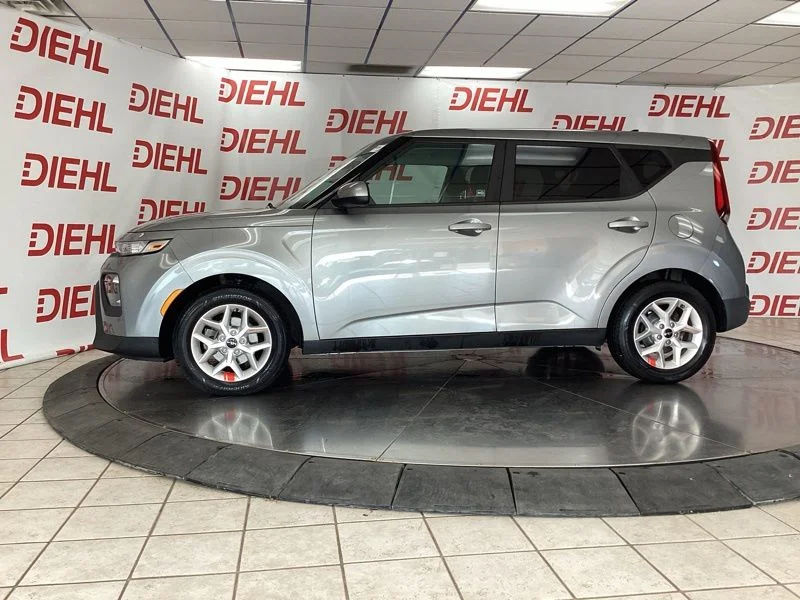 Used 2022 Gray Kia LX image 4