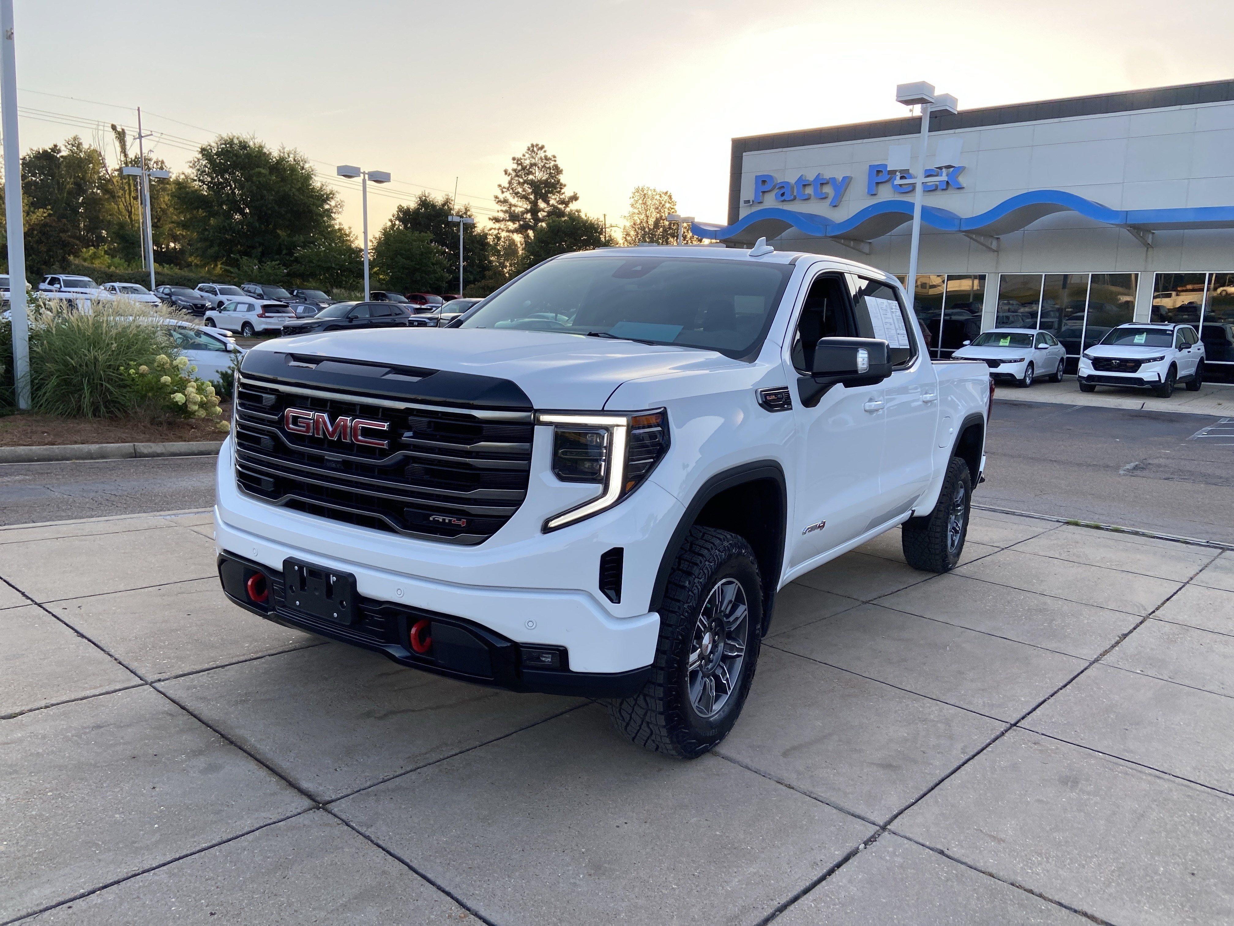 Used 2025 Summit White GMC AT4 image 4