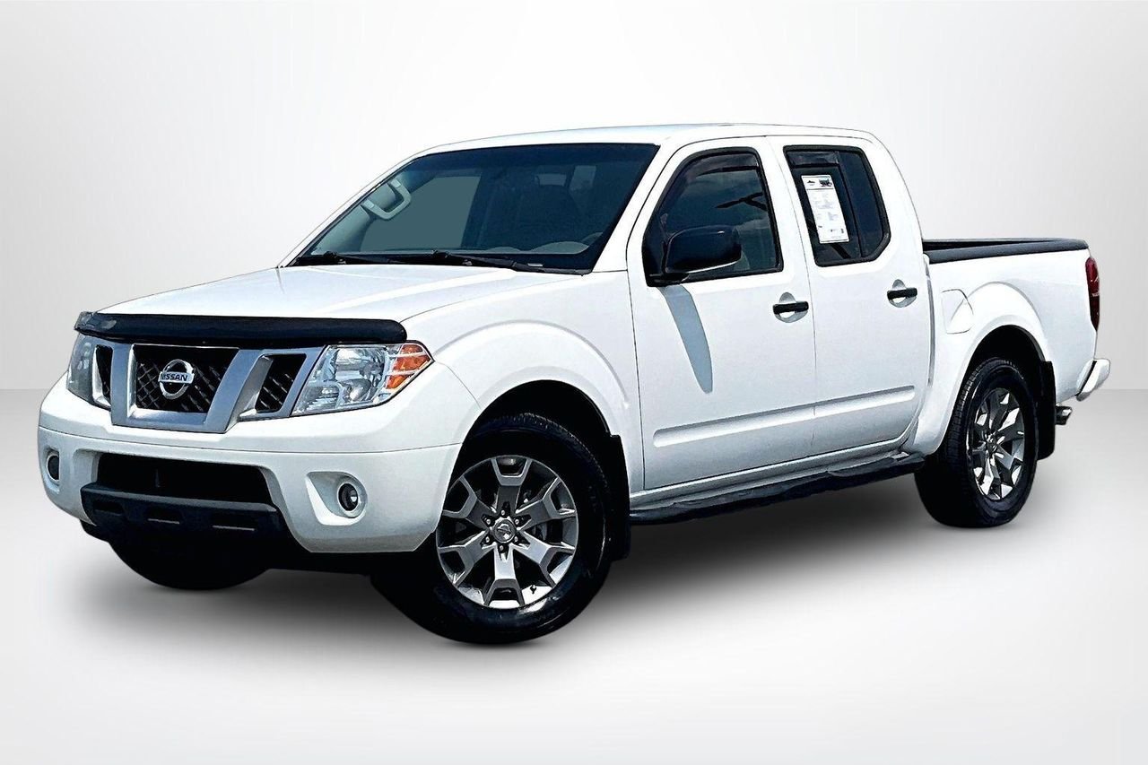 Used 2020 Glacier White Nissan Crew Cab SV 4x2 image 3