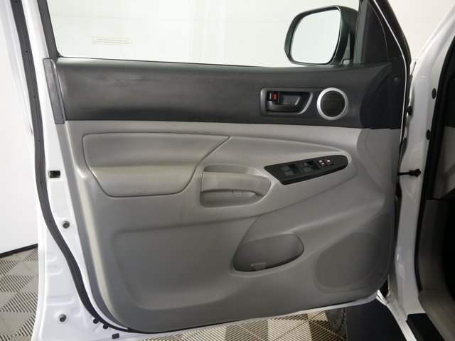 Used 2015 Super White Toyota Double Cab TRD Sport image 8