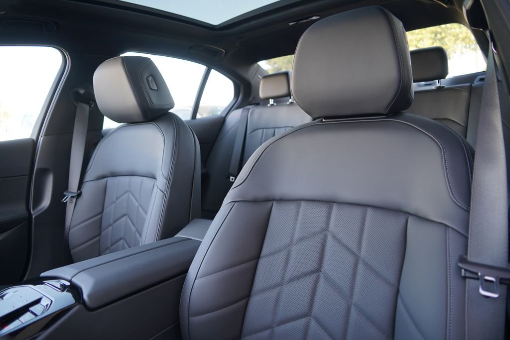 New 2027 Black Sapphire Metallic BMW 550e xDrive image 16