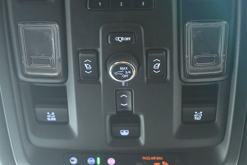 2024 GMC Yukon Denali Ultimate - Photo 24