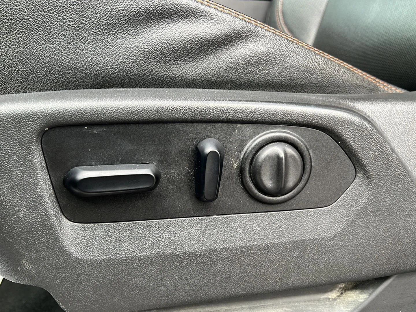 Used 2021 Onyx Black GMC AT4 image 13