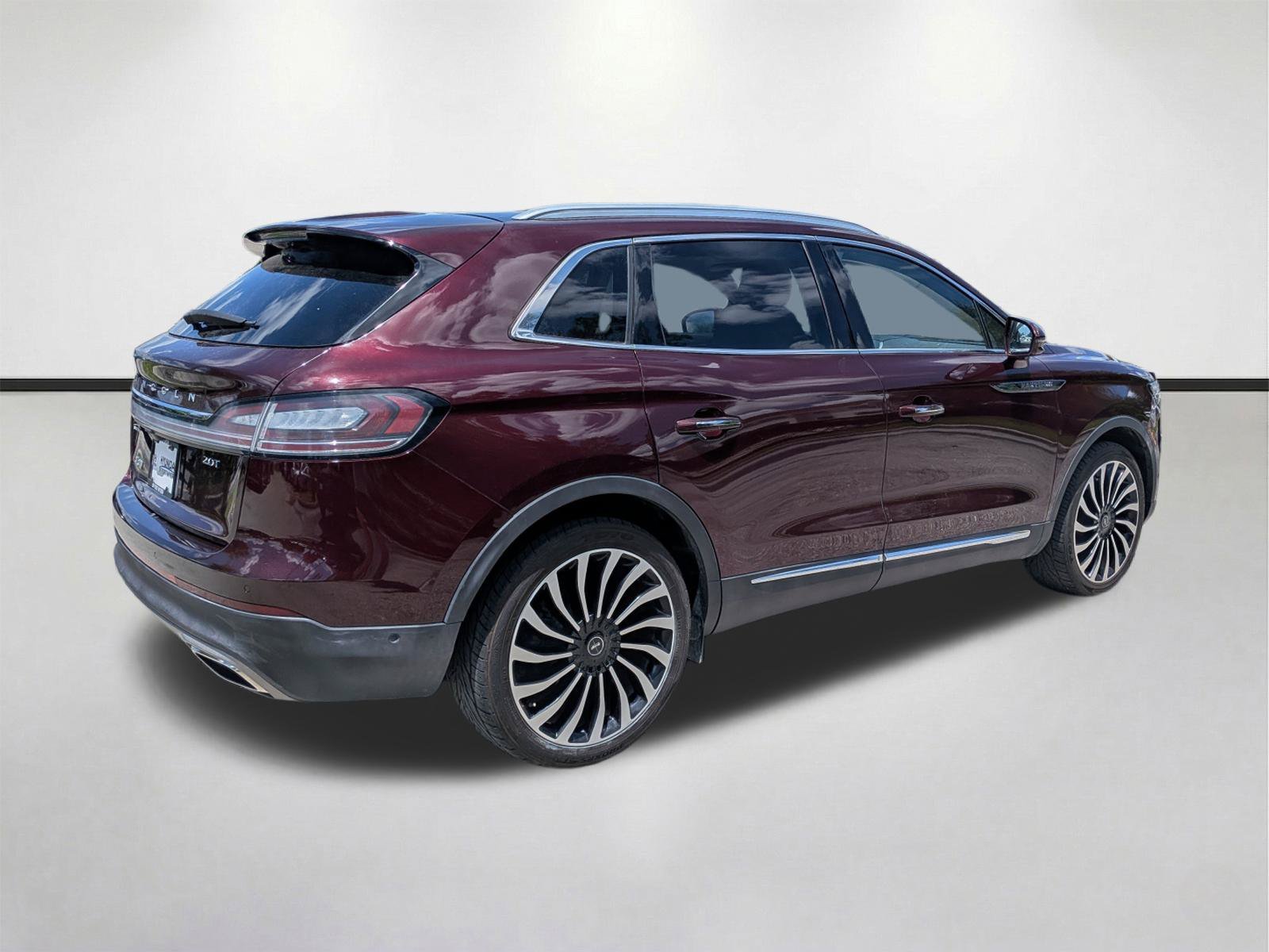 Used 2019 Burgundy Velvet Metallic Tinted Clearcoat Lincoln Black Label image 4