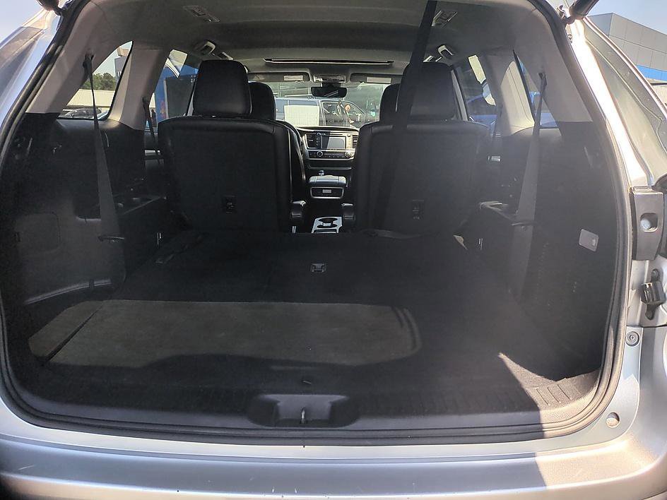 Used 2019 Celestial Silver Metallic Toyota XLE image 30