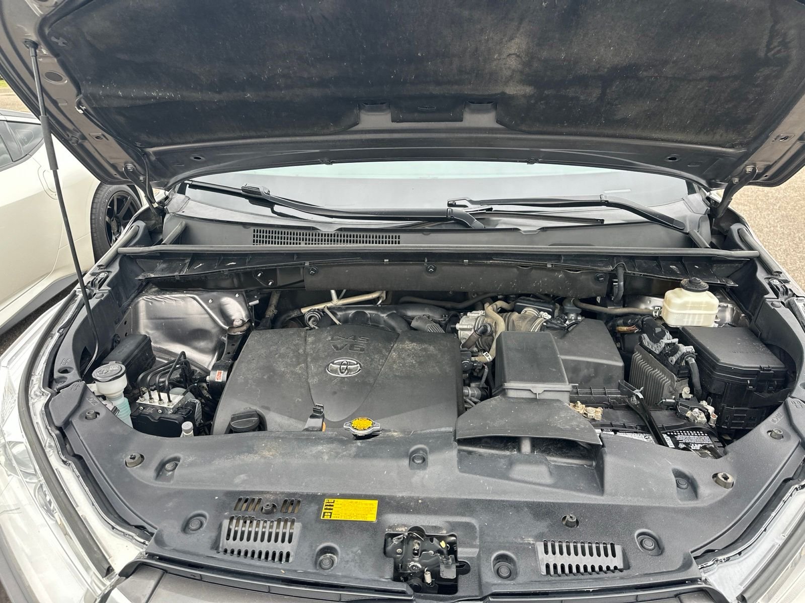 Used 2017  Toyota XLE image 51