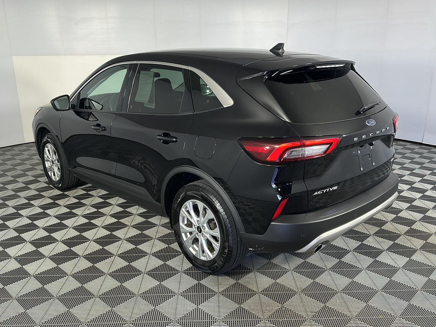Used 2023 Agate Black Metallic Ford Active image 12