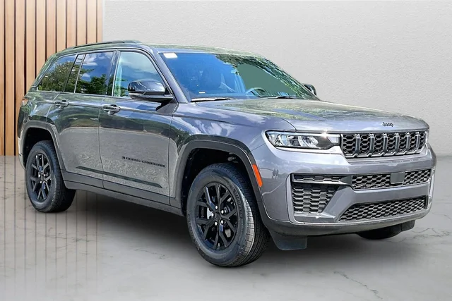 2026 Jeep Grand Cherokee Altitude