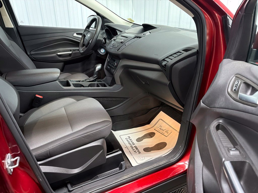 Used 2018 Red Ford SE image 16