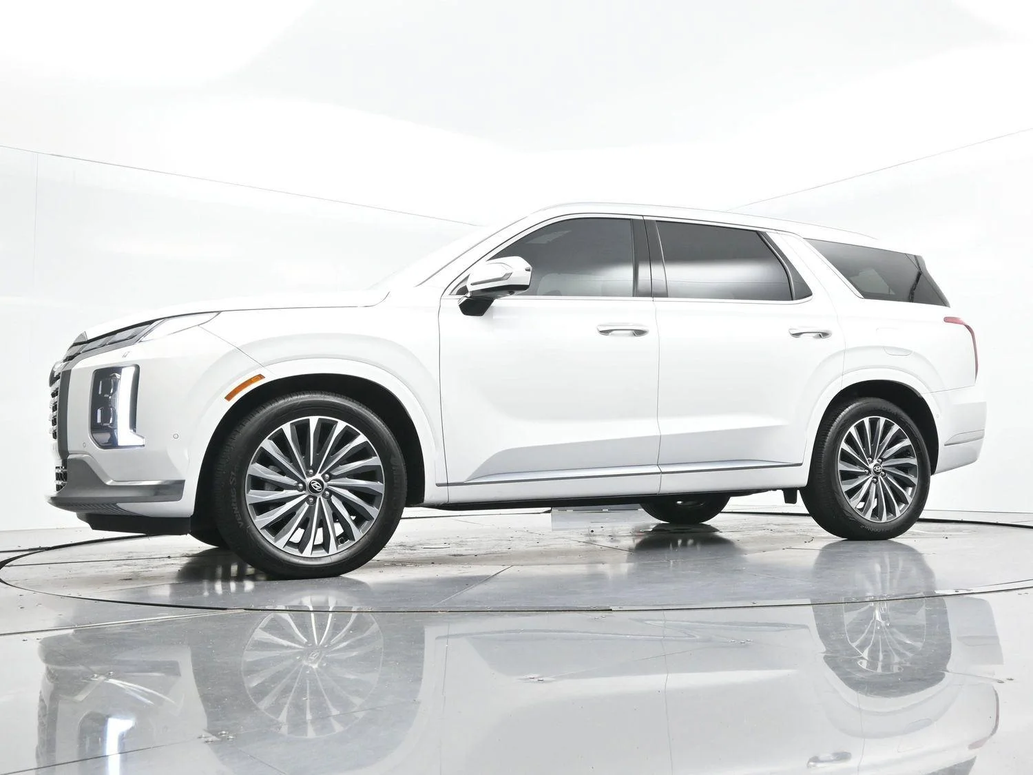 Used 2024 Hyper White Hyundai Calligraphy image 47