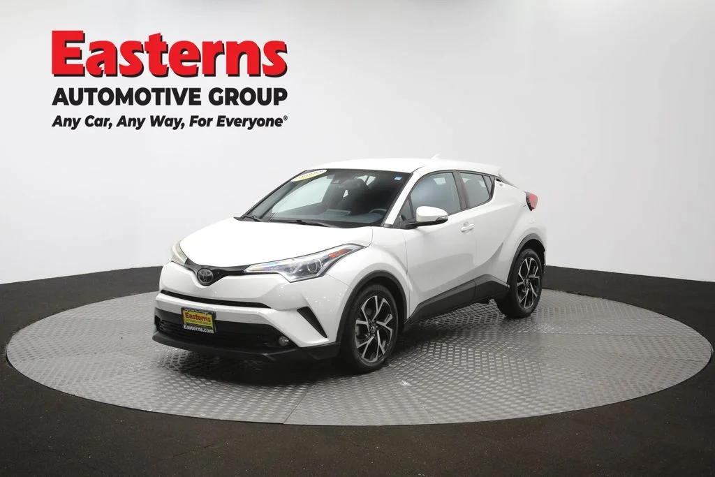 Used 2018 White Toyota XLE Premium image 55