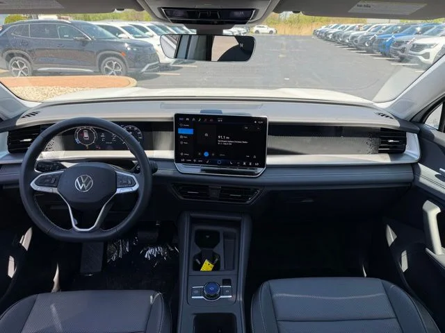 New 2026 White Volkswagen 2.0T SE image 10
