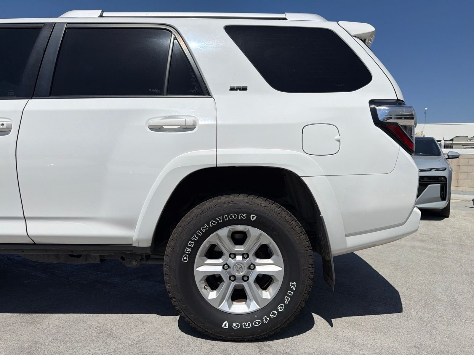 Used 2018 Super White Toyota SR5 image 5