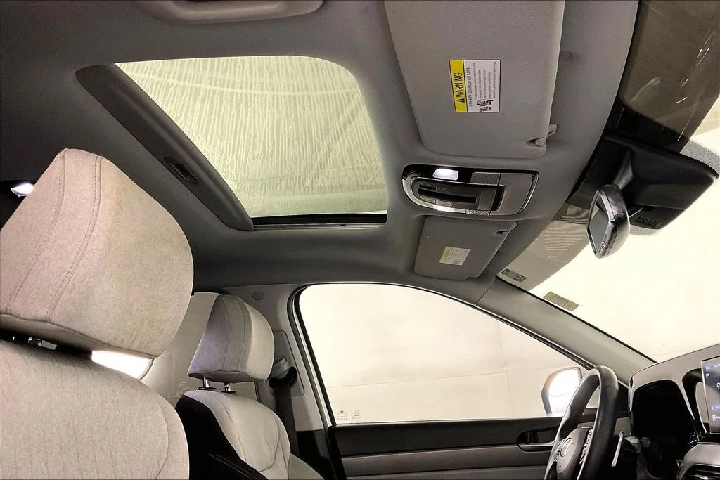 Used 2021 White Hyundai SEL image 29