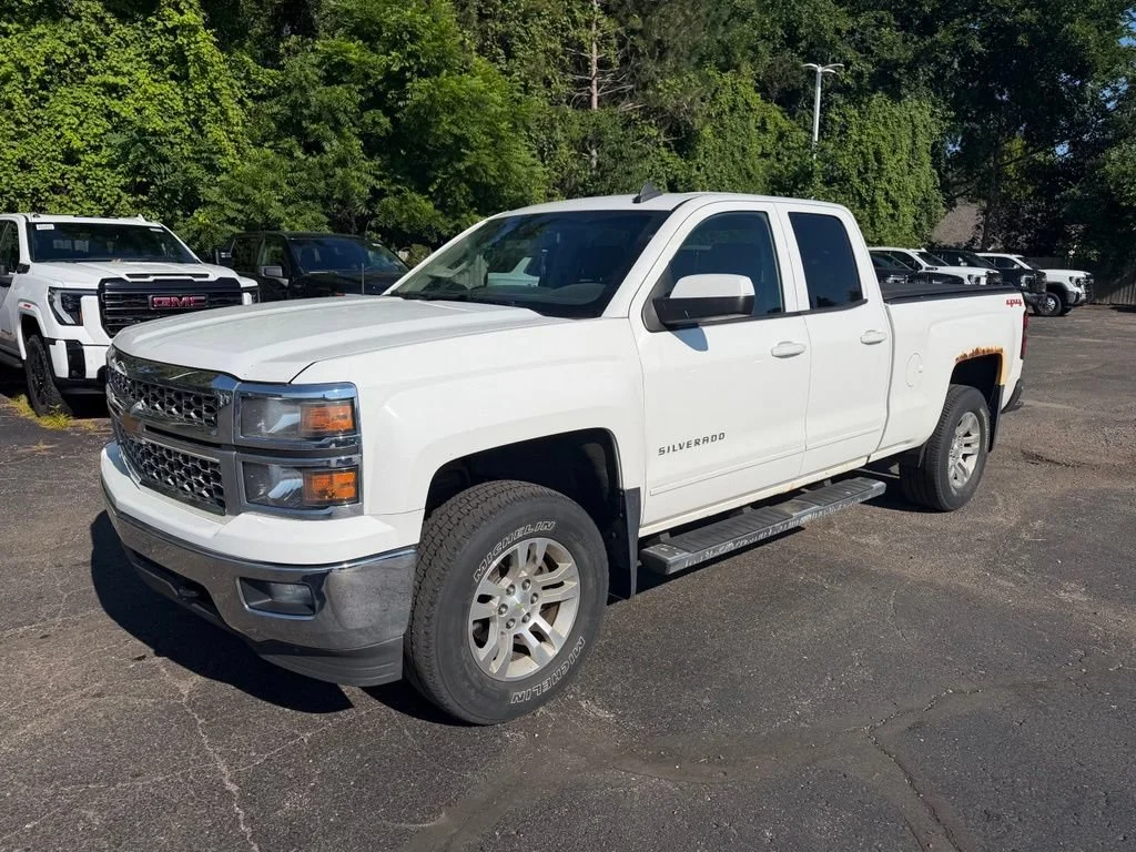 Used 2015 SUMMIT WHITE Chevrolet LT image 5