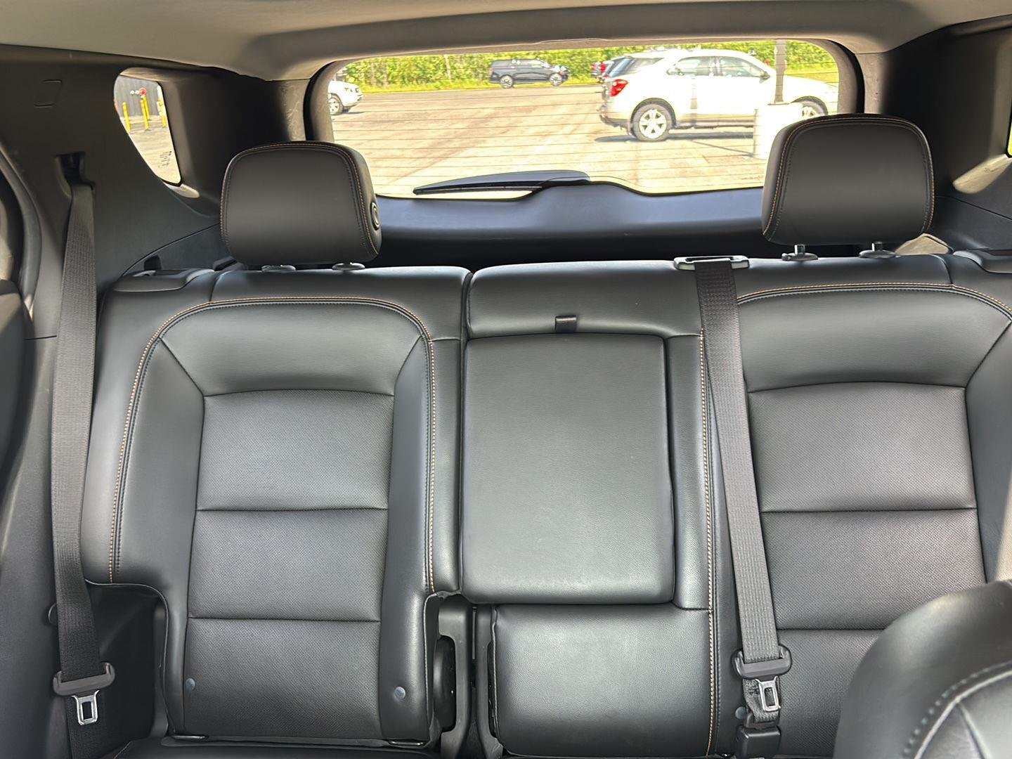 Used 2019 IRIDESCENT PEARL TRICOAT Chevrolet Premier image 36