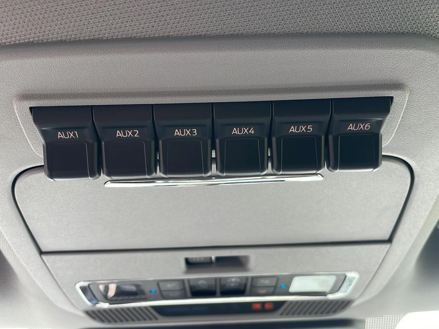 New 2026 Agate Black Metallic Ford LARIAT image 29