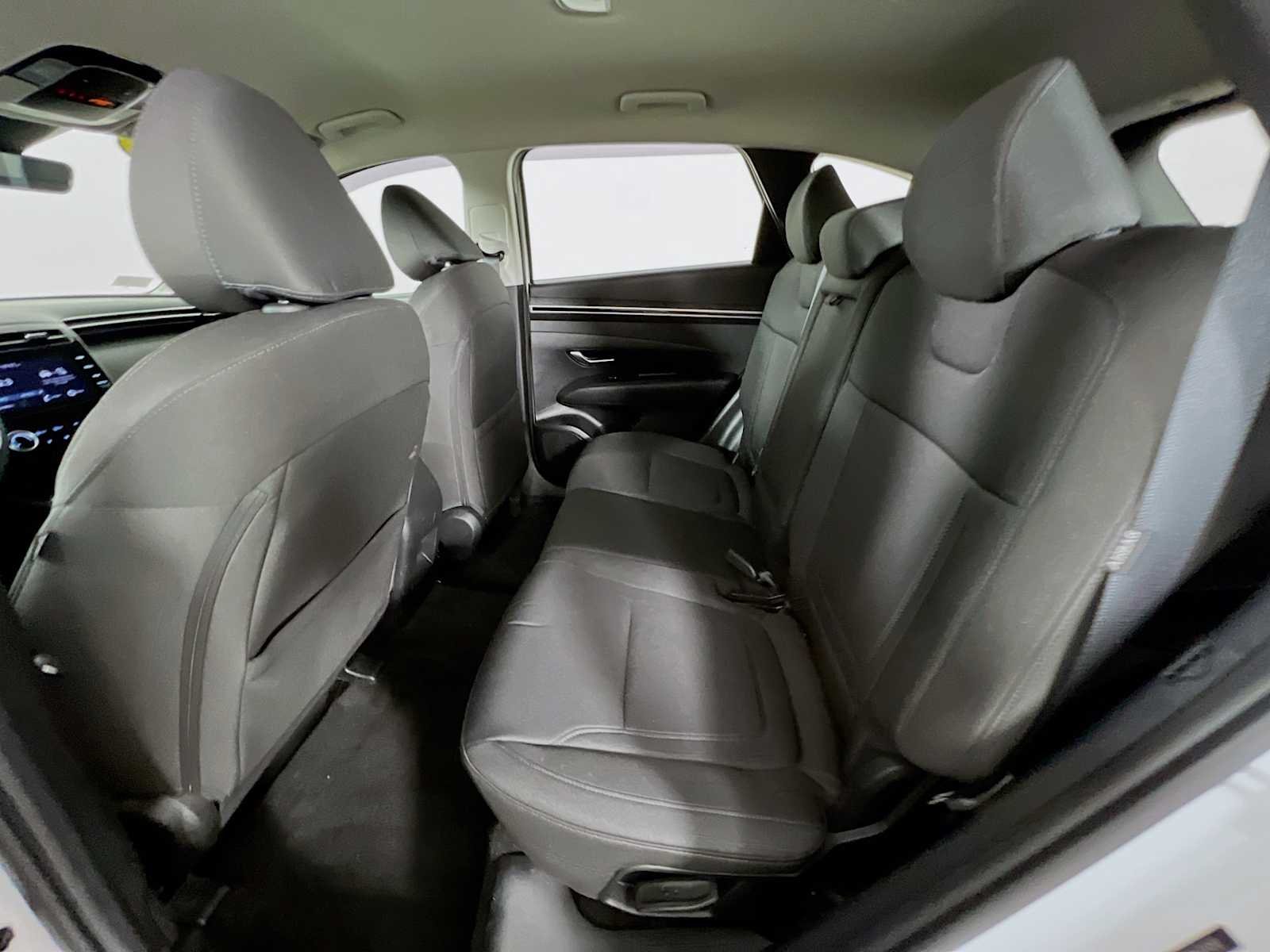 Used 2024 White Pearl Hyundai SE image 23