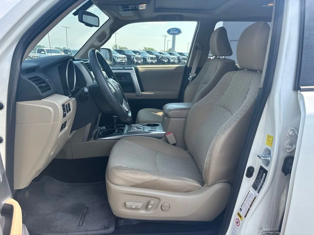Used 2010 Blizzard Pearl Toyota SR5 image 8