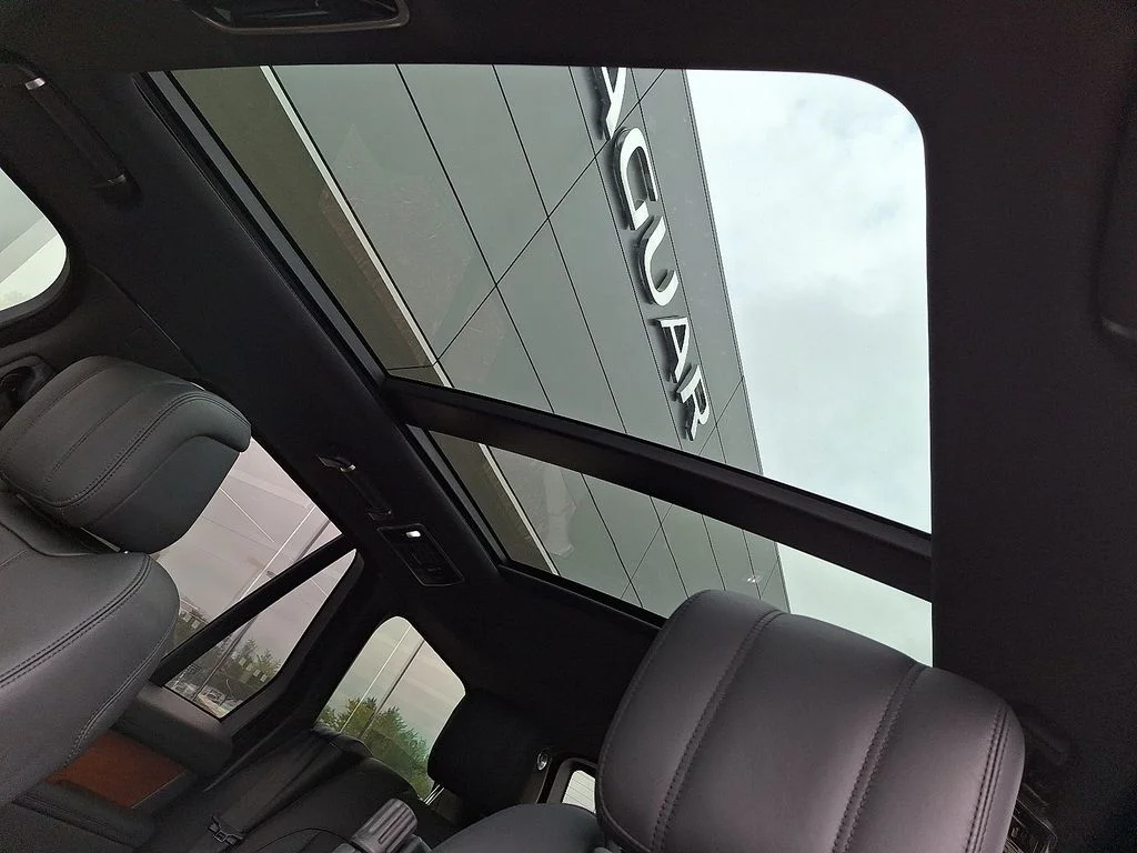 Used 2019 Fuji White Land Rover 3.0L V6 Supercharged HSE image 14