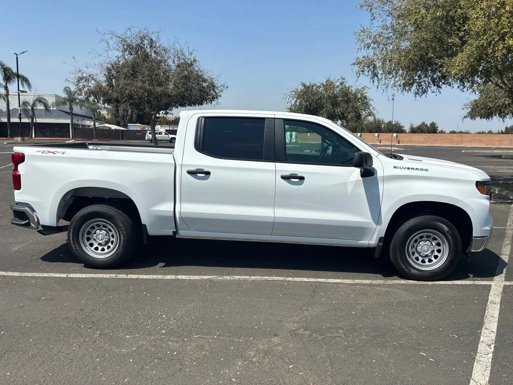 New 2026 Summit White Chevrolet WT image 2