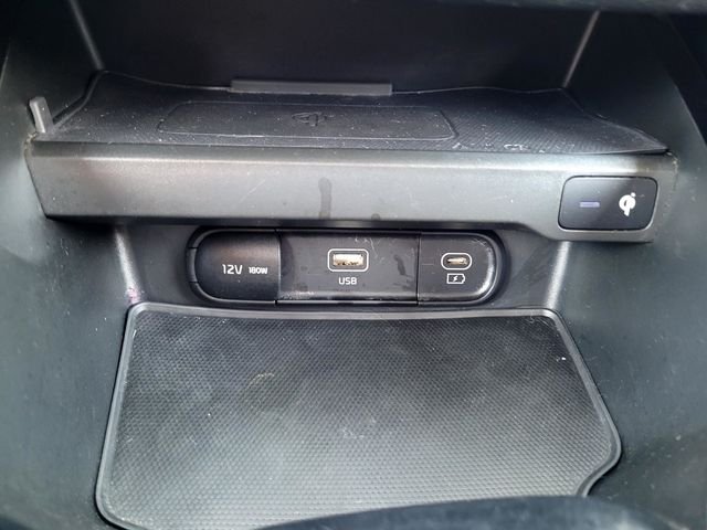 Used 2023 White Kia S image 18
