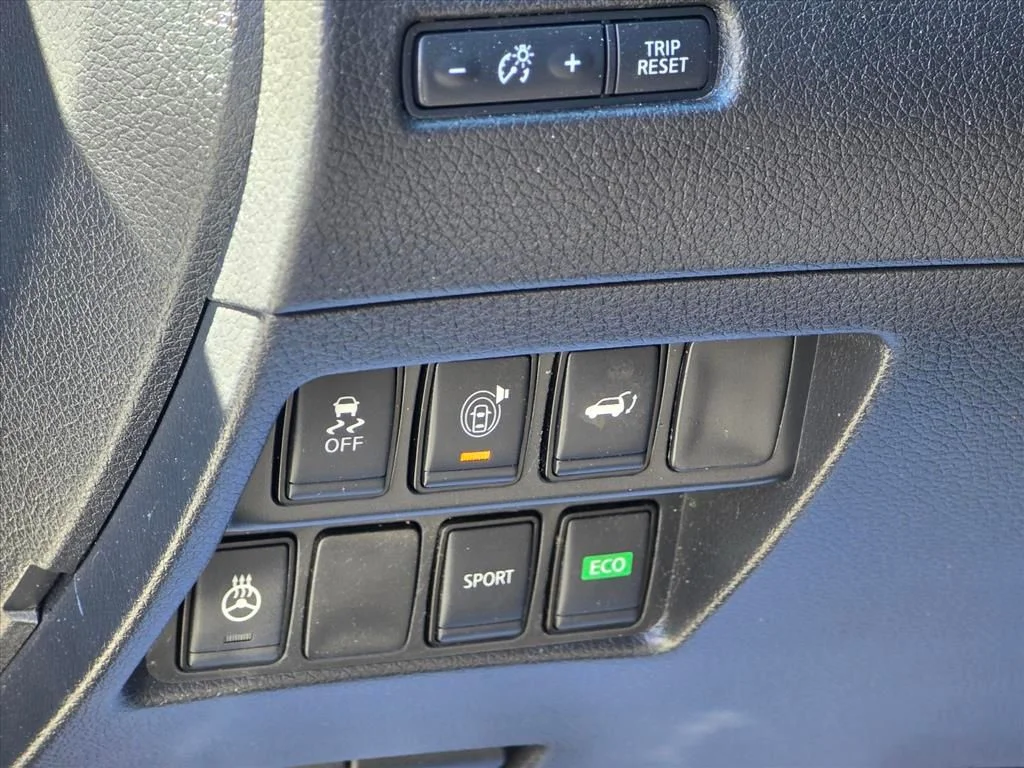 Used 2017 Black Nissan SV image 7