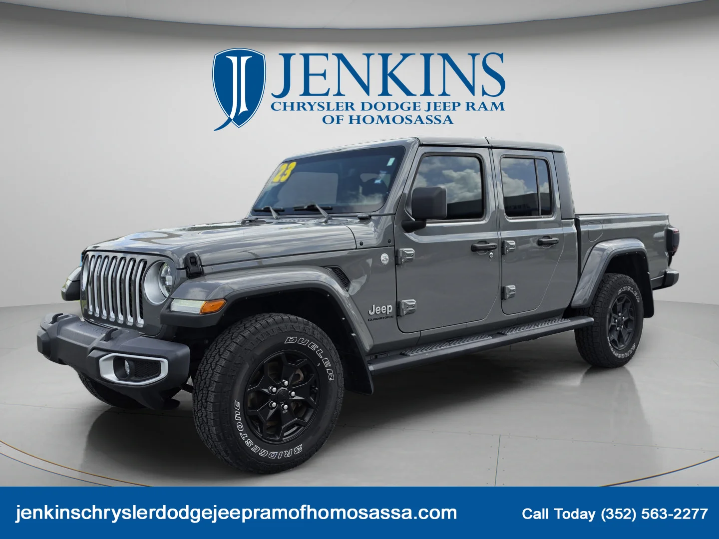 Used 2023 Sting-Gray Clearcoat Jeep Overland image 10