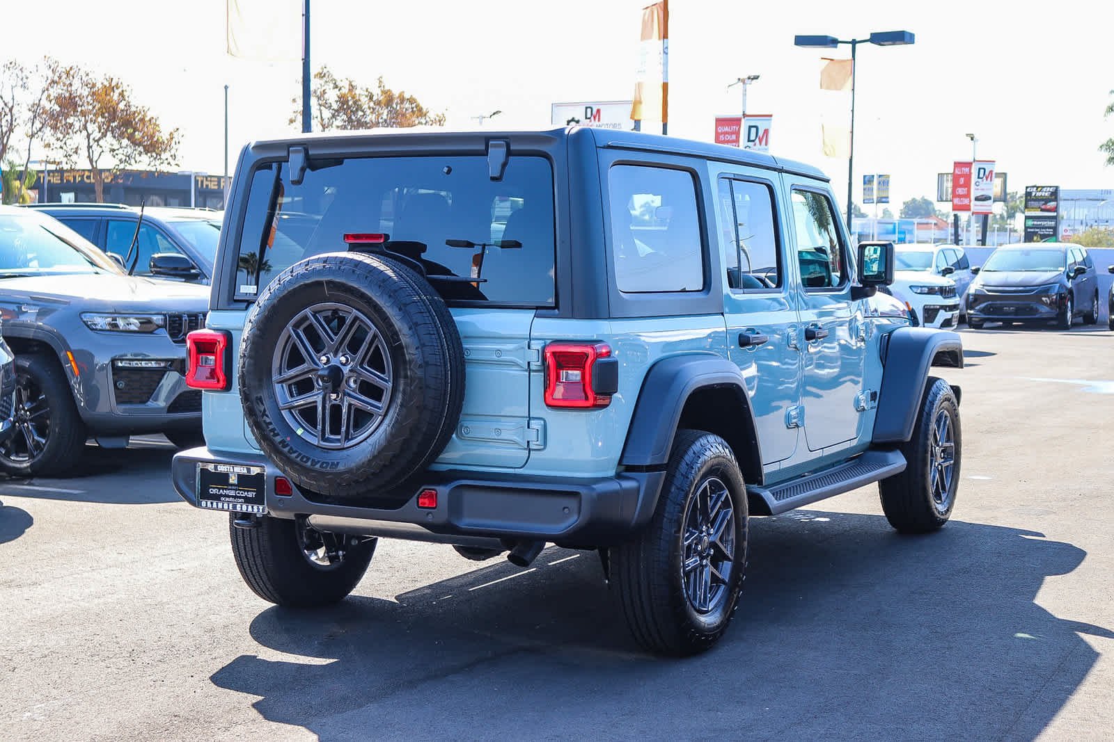 New 2027 Earl Clear-Coat Paint Jeep Sport S image 4