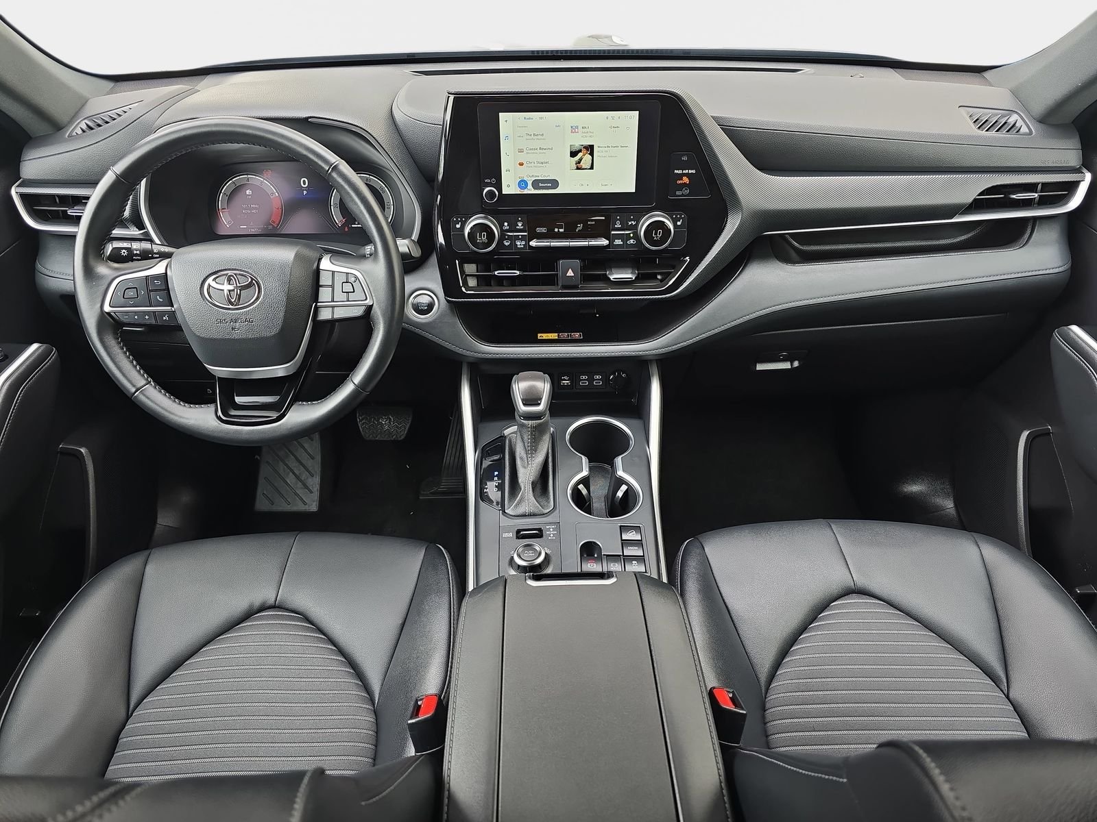 Used 2025  Toyota XSE image 10