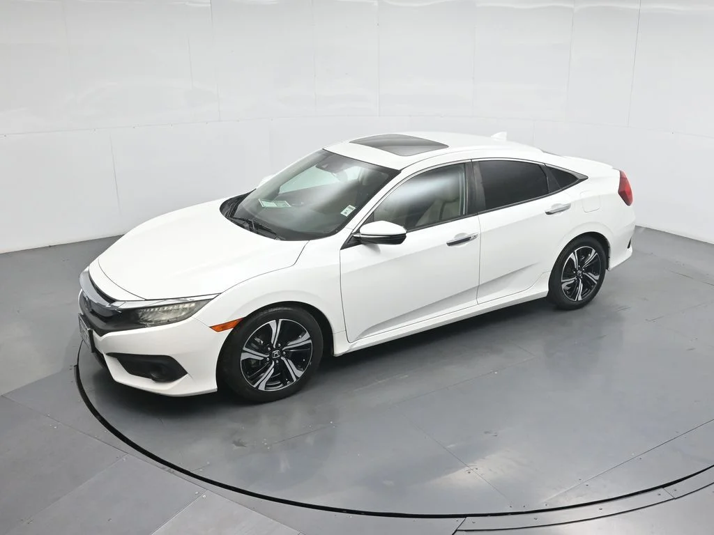 Used 2016 White Honda Touring image 40